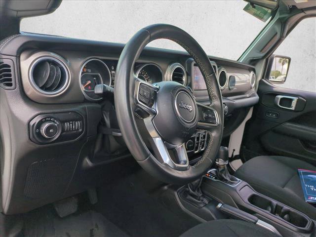 Used 2018 Jeep Wrangler Unlimited Sahara w/ Safety Group image 10