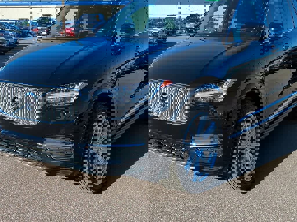 Used 2019 Volvo XC90 T8 Inscription w/ Luxury Package image 3