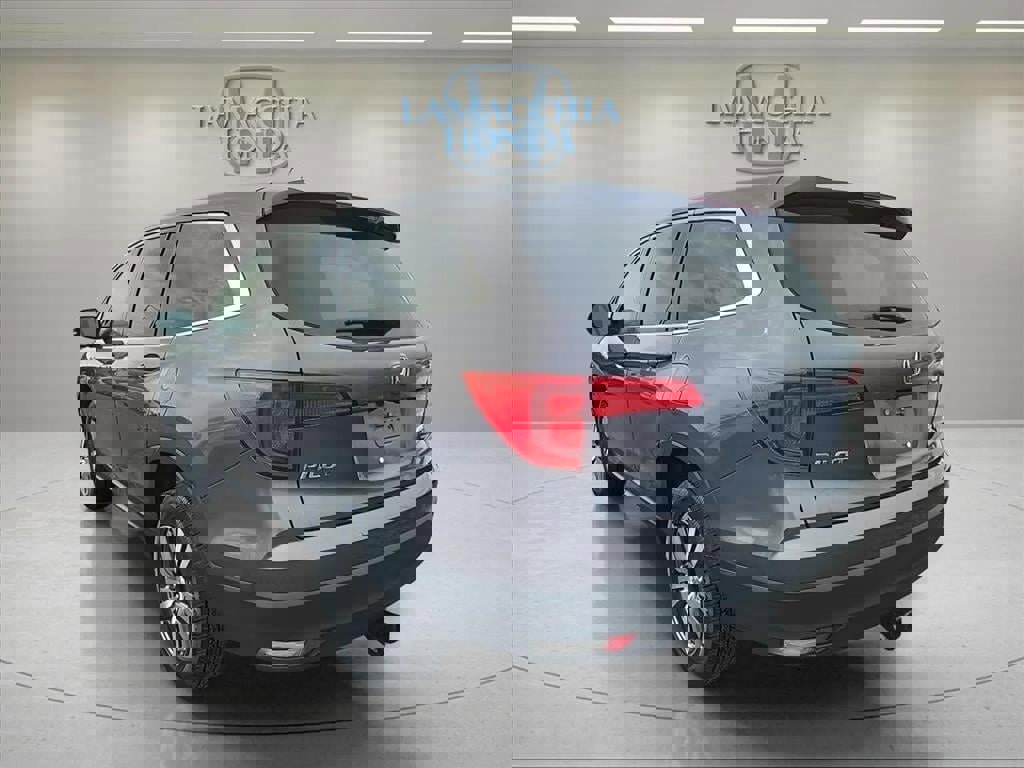 Used 2017 Honda Pilot EX image 3