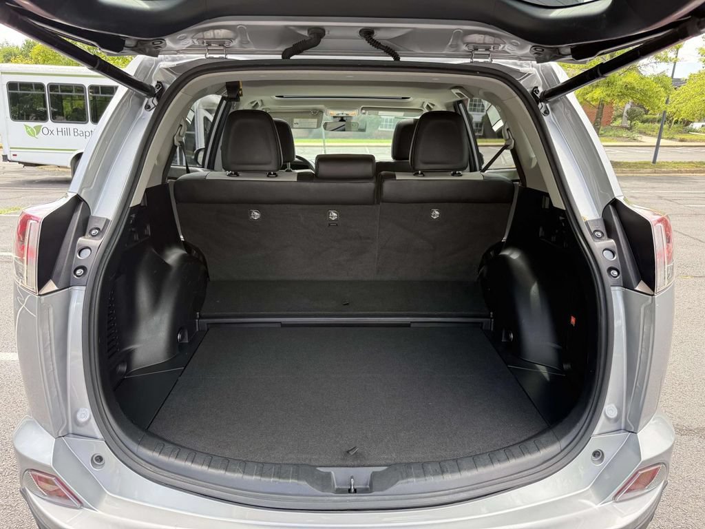 Used 2017 Toyota RAV4 Limited AWD/4WD image 28