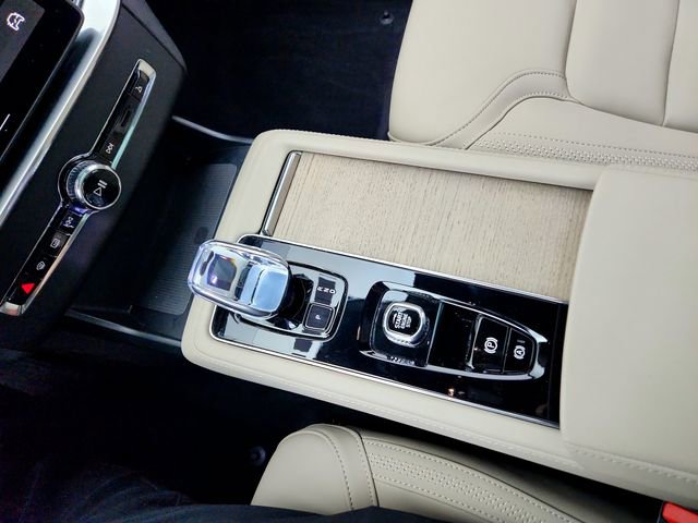 Certified 2026 Volvo XC90 B6 Plus w/ Protection Package Premier image 22