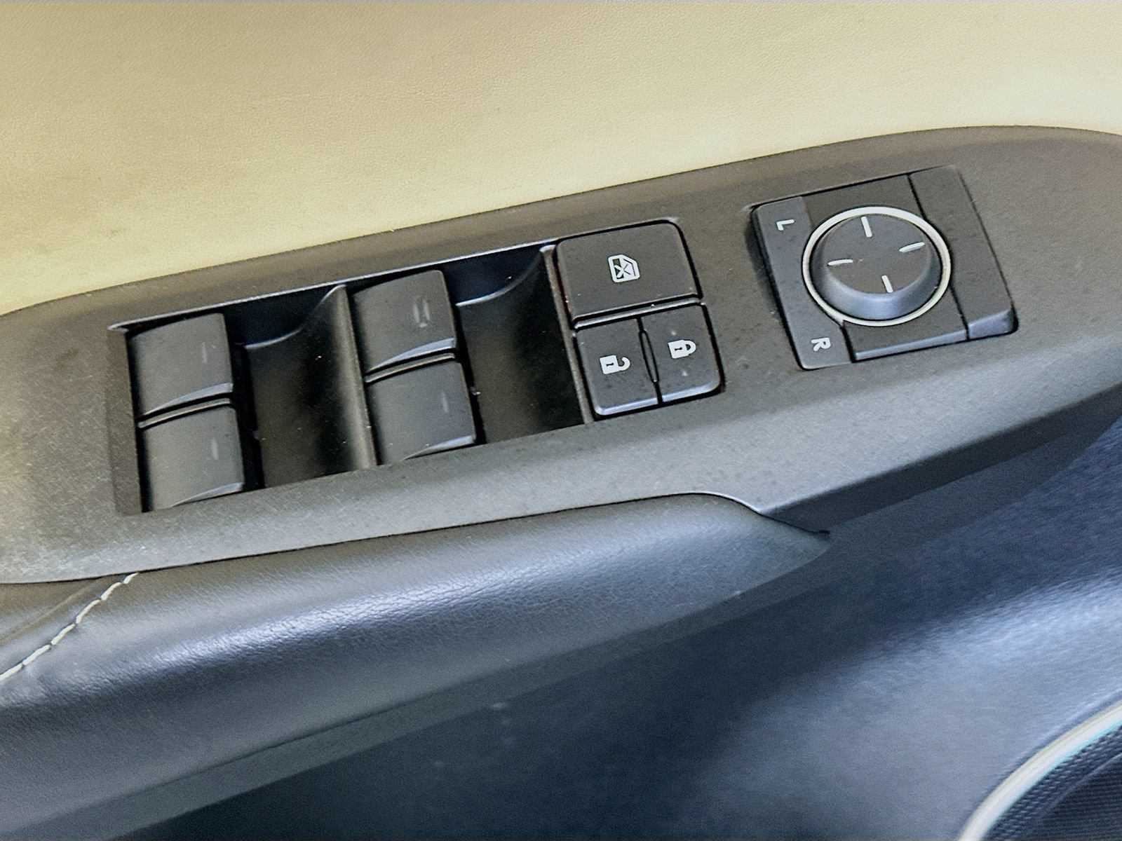 Used 2016 Lexus NX 200t FWD image 17