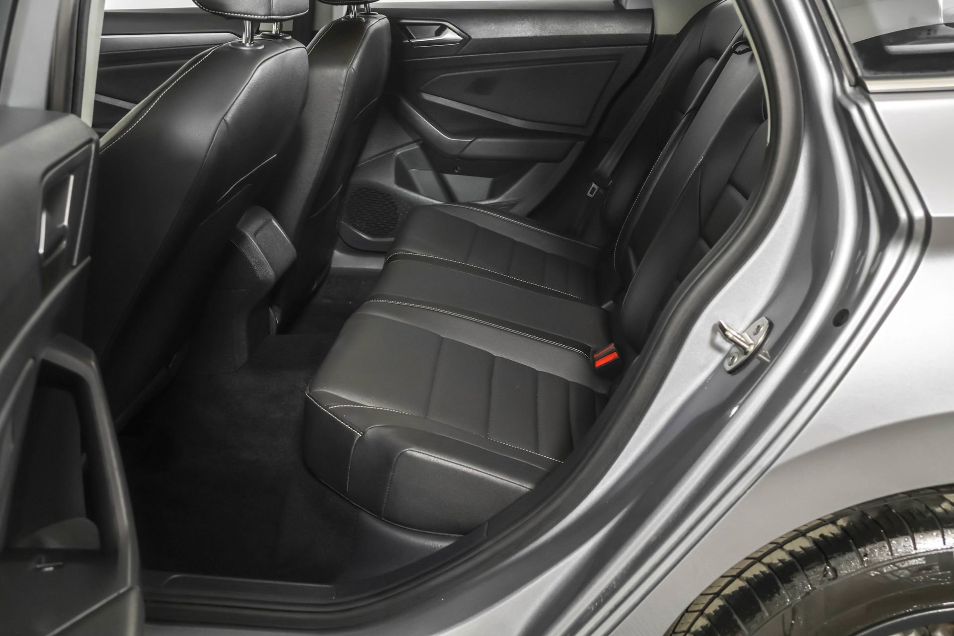 Certified 2024 Volkswagen Jetta SE w/ Panoramic Sunroof Package FWD image 36