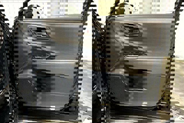 Used 2026 Toyota Crown Limited image 24