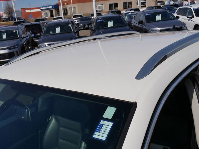 Used 2012 Volkswagen Touareg VR6 image 11