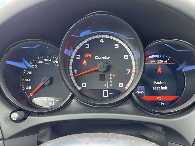 Used 2020 Porsche Macan Turbo image 23