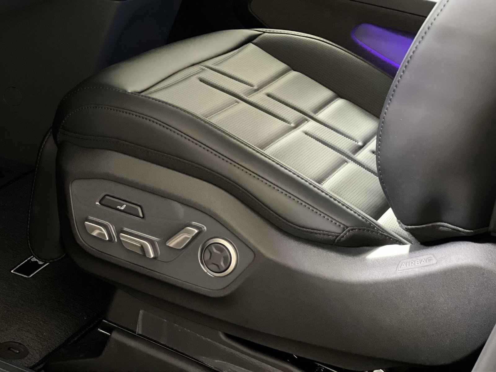 New 2026 Kia EV9 Land w/ Nightfall Edition Package image 12