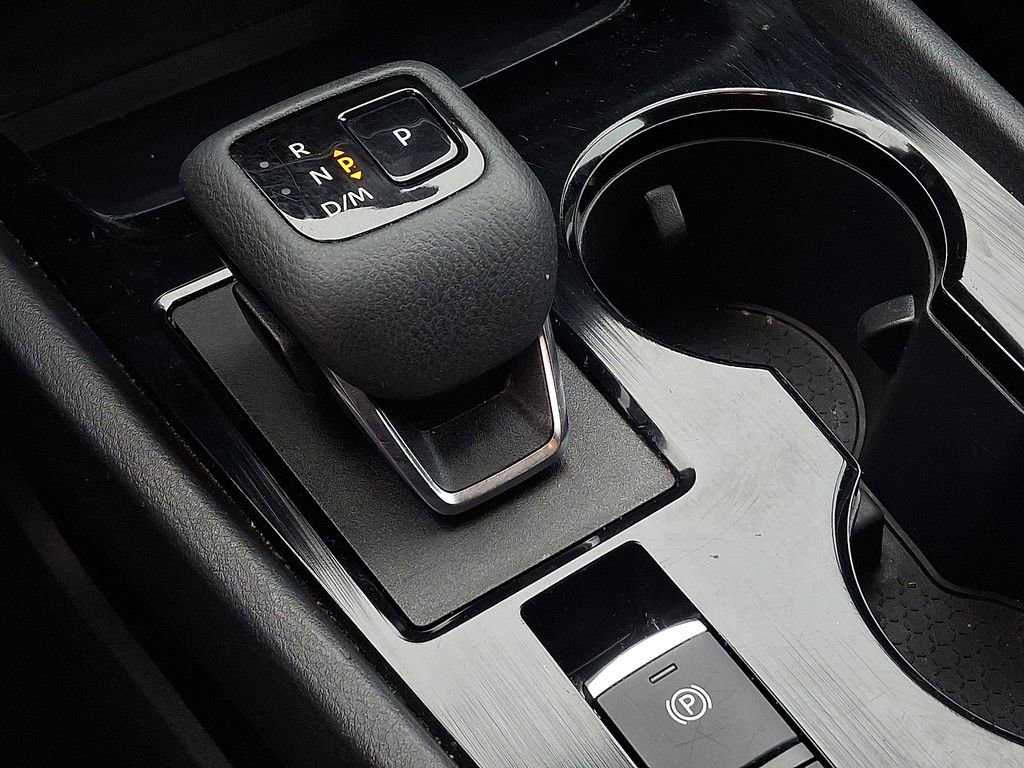 Used 2024 Nissan Rogue S image 14