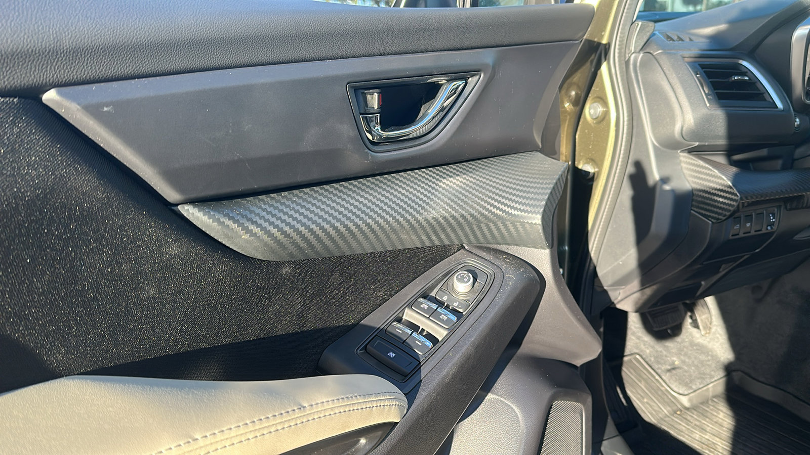 Certified 2025 Subaru Ascent Premium w/ Premium Package image 8