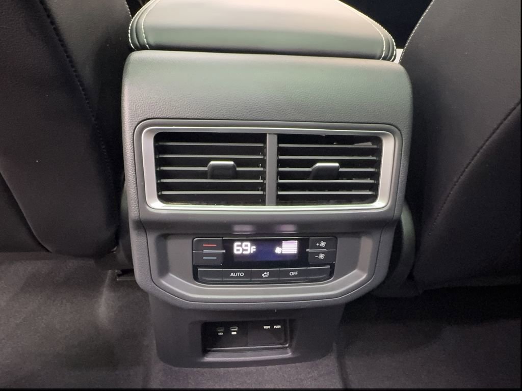 Used 2024 Volkswagen Atlas SE FWD image 39