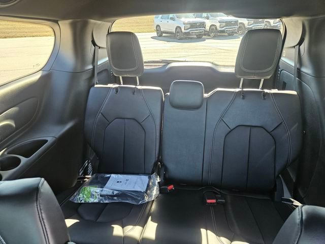 New 2026 Chrysler Pacifica Select image 27