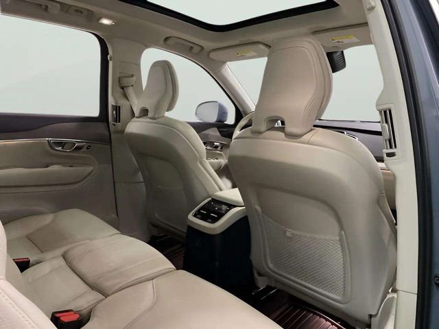 Used 2023 Volvo XC90 T8 Plus w/ Protection Package Premier image 10