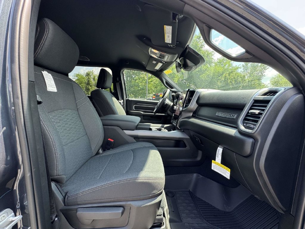 New 2026 RAM 2500 Big Horn AWD/4WD image 15