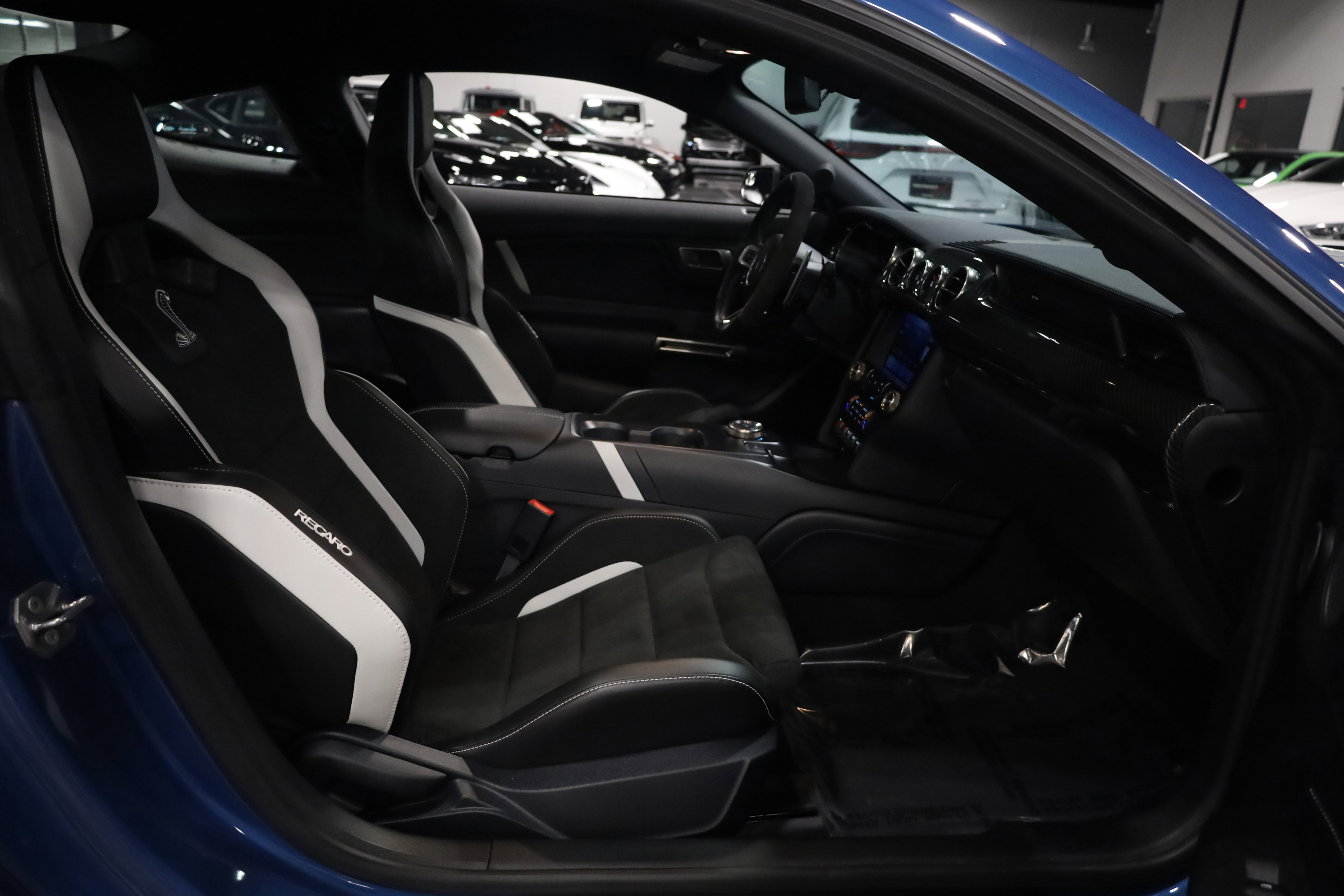 Used 2021 Ford Mustang Shelby GT500 w/ Carbon Fiber Track Pack image 37