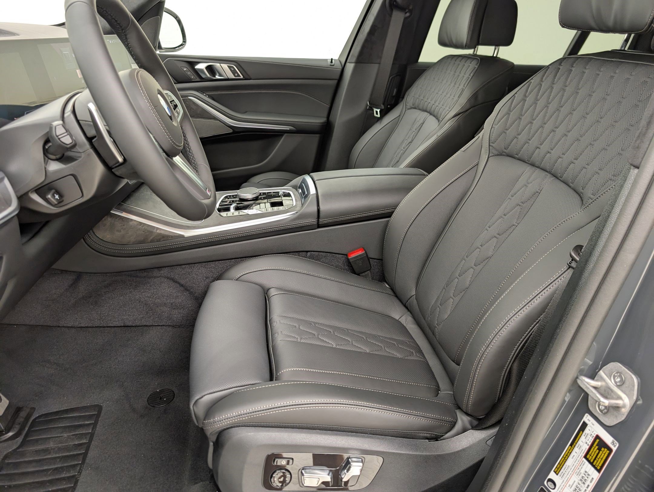 New 2026 BMW X7 xDrive40i w/ M Sport Package image 5