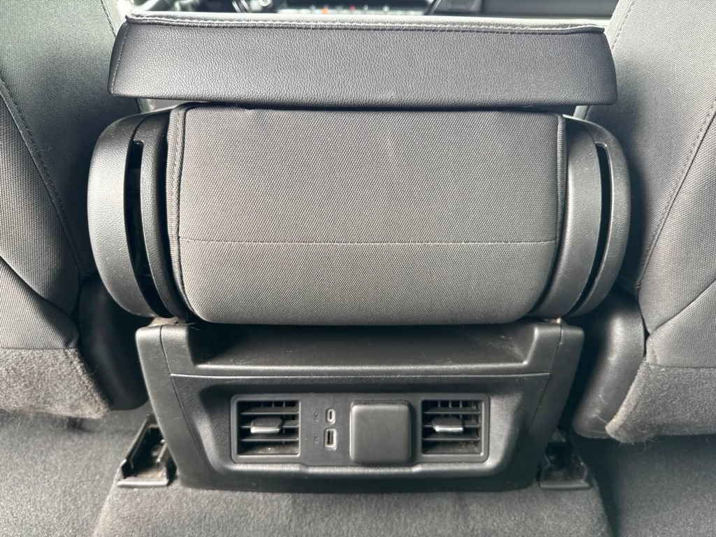 Used 2024 Chevrolet Silverado 1500 LT AWD/4WD image 16