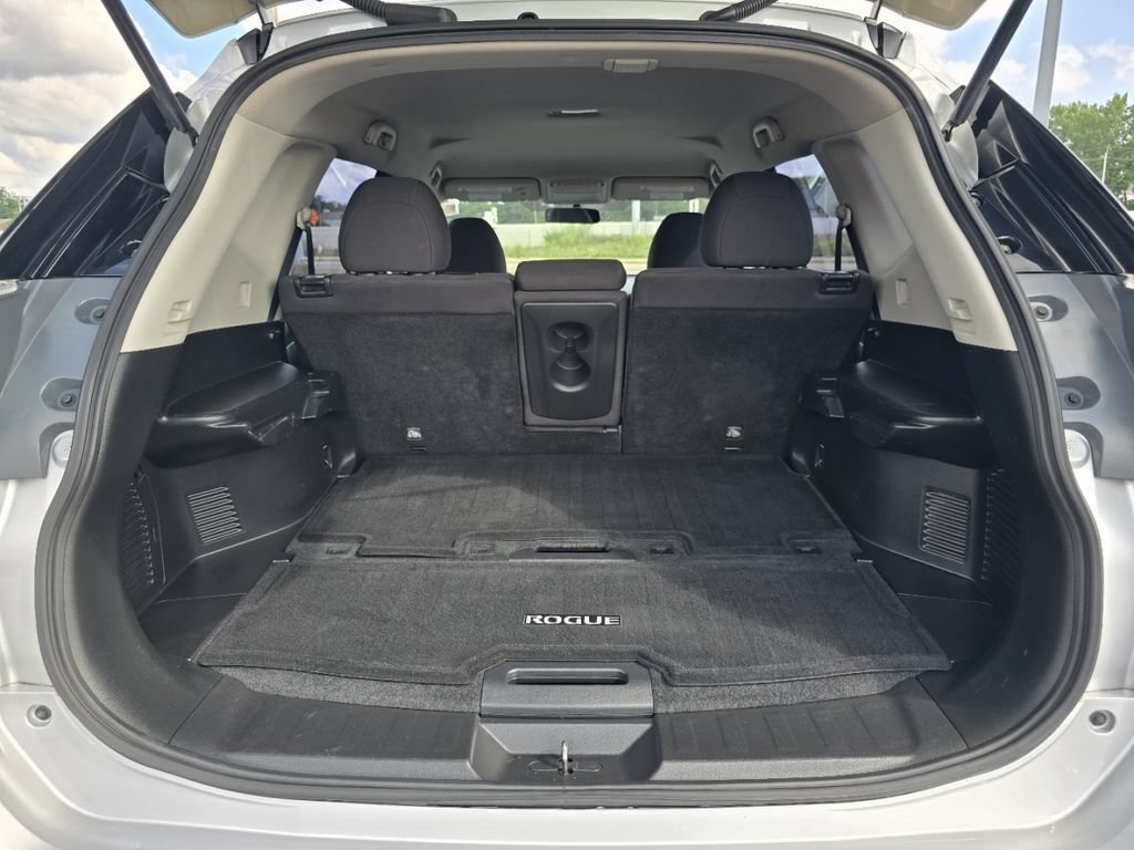 Used 2016 Nissan Rogue S AWD/4WD image 16