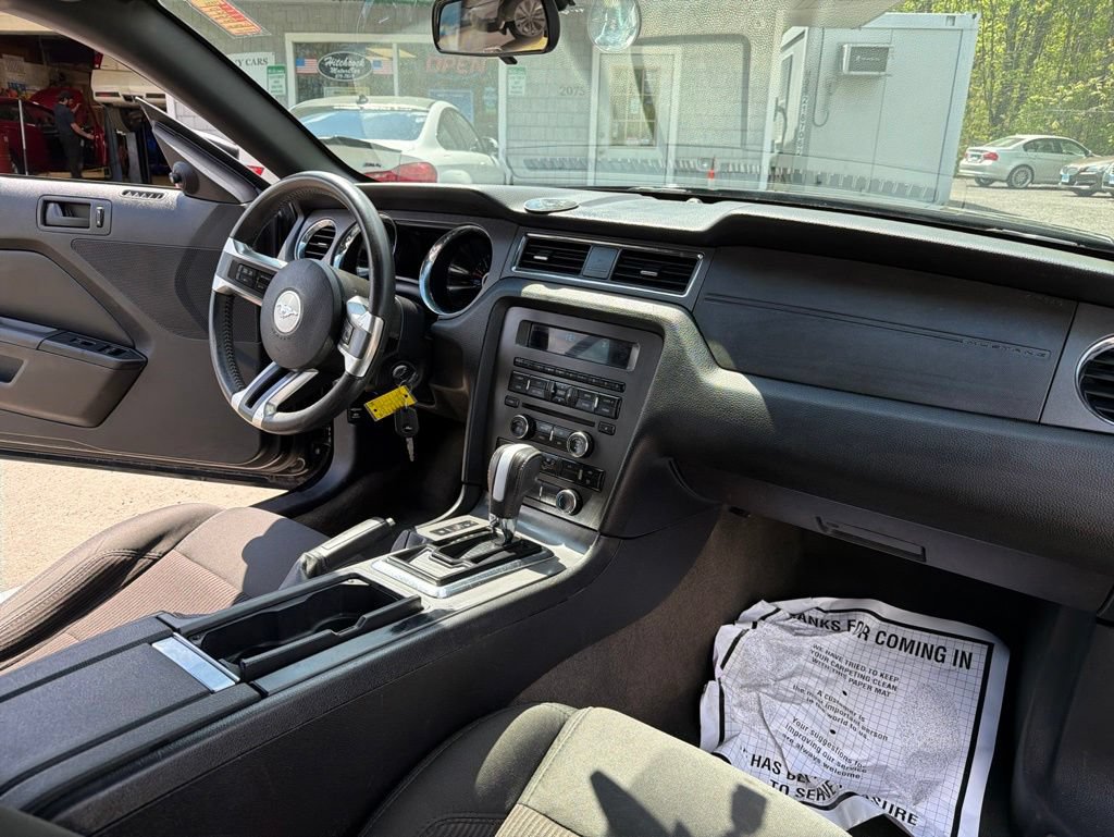 Used 2014 Ford Mustang Convertible RWD image 30