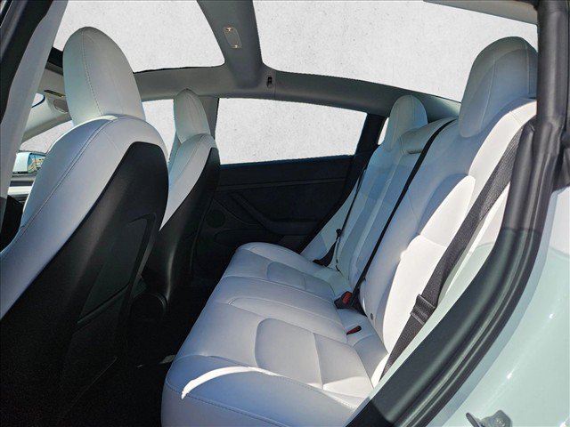 Used 2021 Tesla Model 3 Standard Range Plus RWD image 18