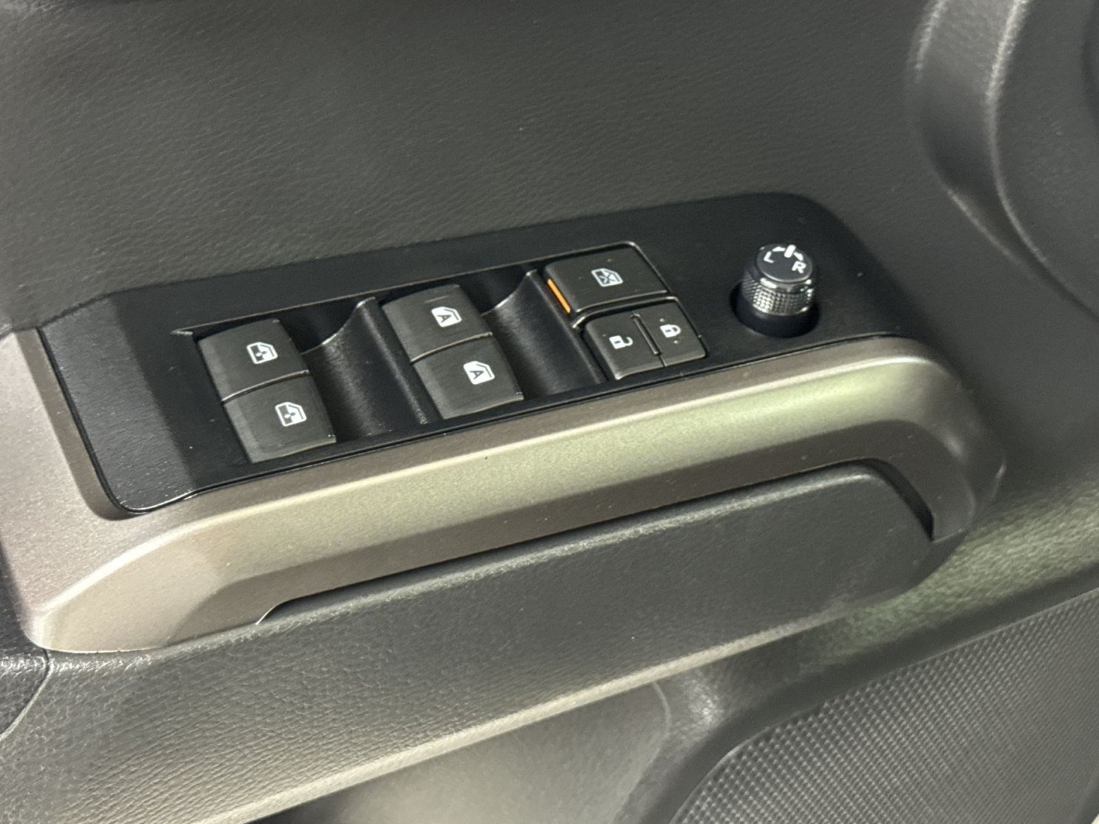 Used 2023 Toyota Tacoma SR5 AWD/4WD image 27