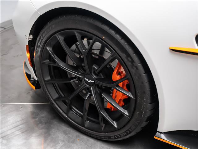 Used 2025 Aston Martin V8 Vantage Coupe RWD image 8