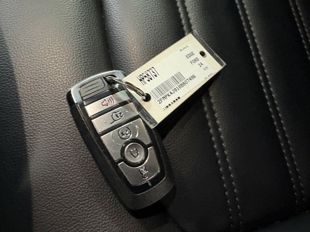 Used 2024 Ford Edge SEL w/ Convenience Package image 13