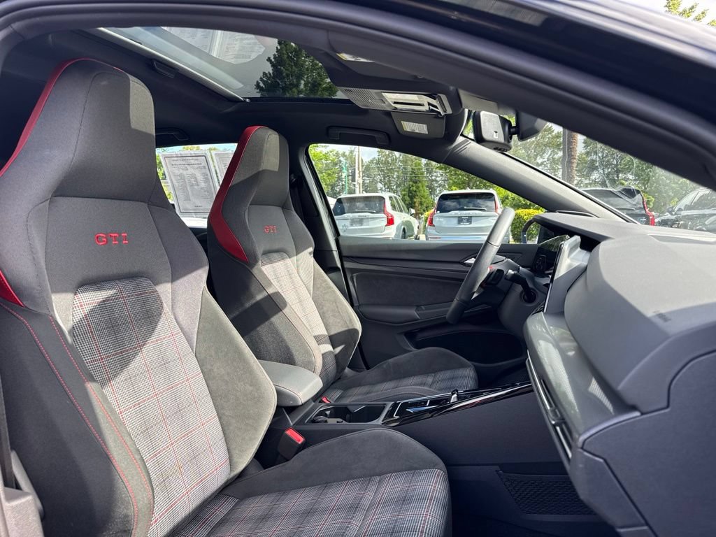 Used 2024 Volkswagen GTI SE FWD image 21