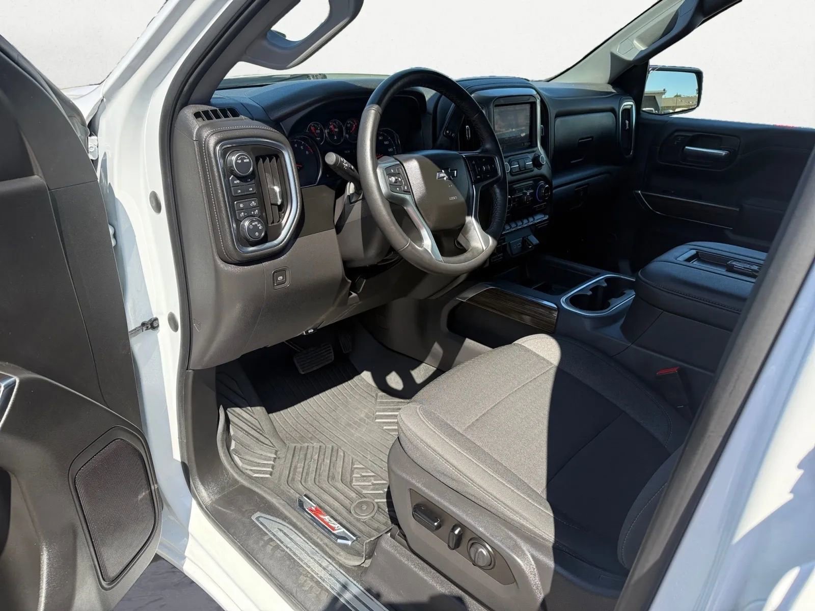 Used 2021 Chevrolet Silverado 1500 LT Trail Boss w/ Bed Protection Package image 16