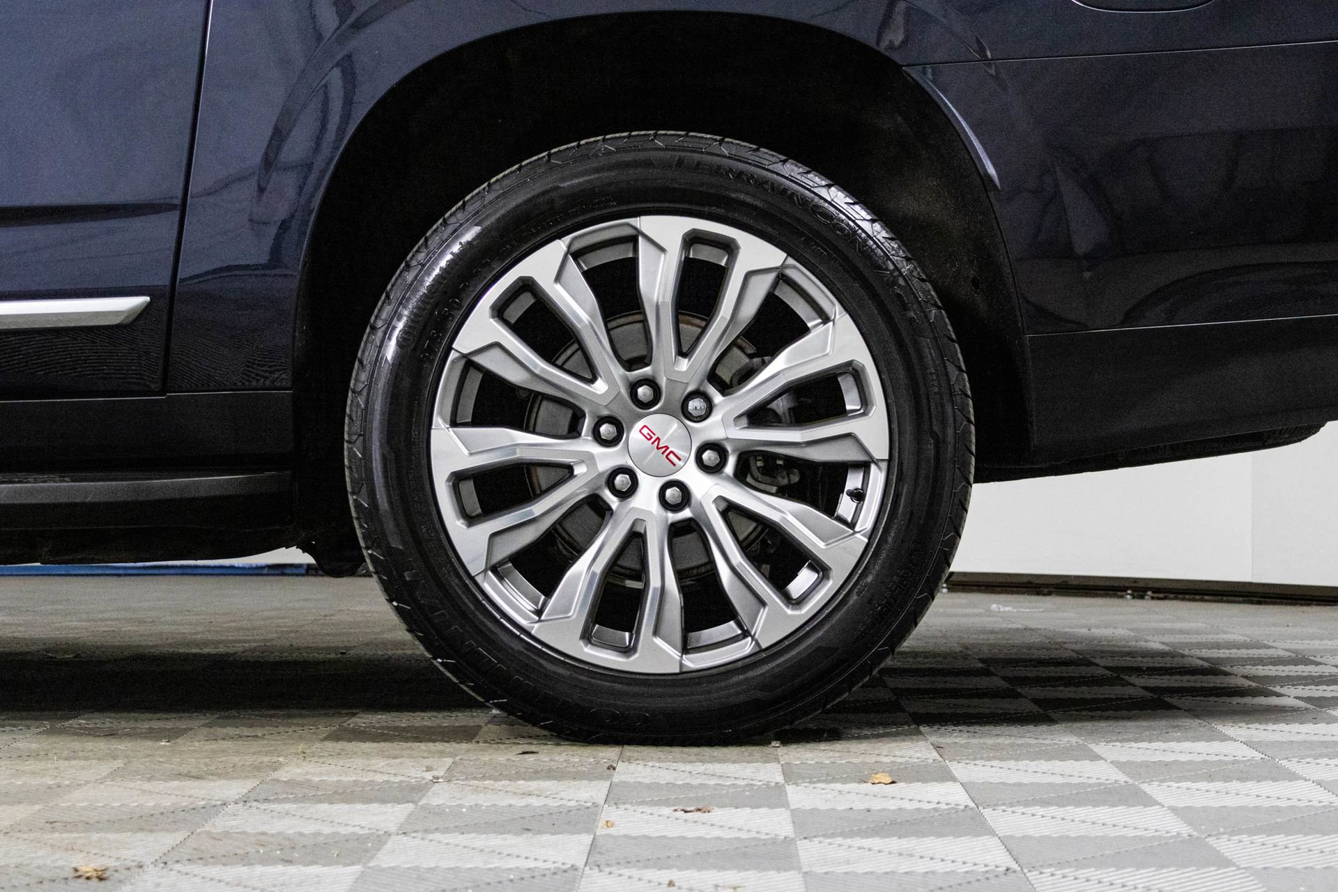 Used 2023 GMC Yukon XL Denali image 43