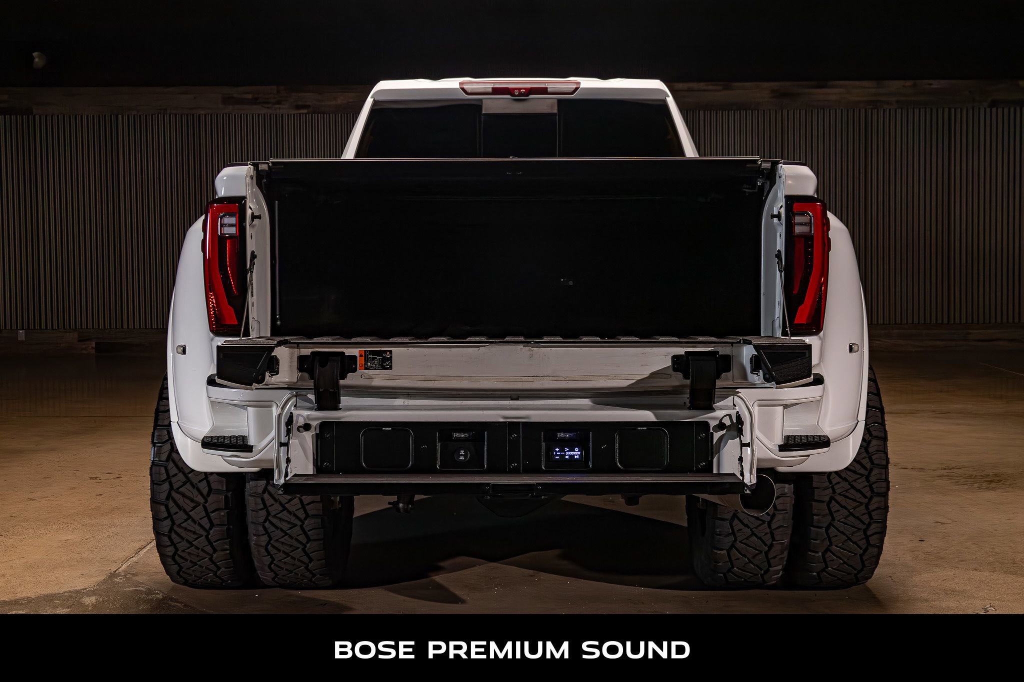 Used 2024 GMC Sierra 3500 Denali Ultimate AWD/4WD image 9