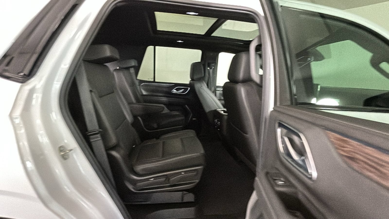 Used 2022 Chevrolet Tahoe Z71 AWD/4WD image 35