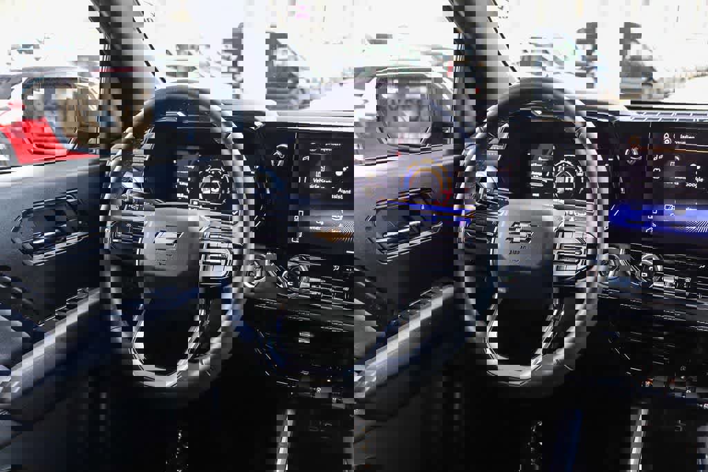 Used 2024 Chevrolet Colorado LT w/ LT Convenience Package image 16