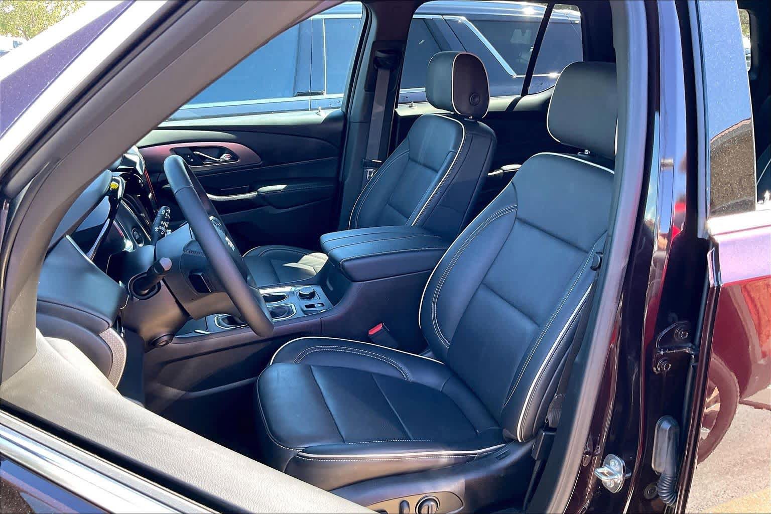 Certified 2023 Chevrolet Traverse Premier FWD image 24