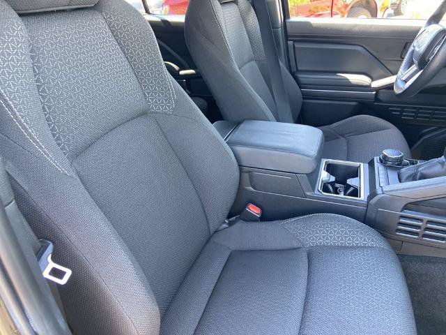 Used 2025 Toyota 4Runner SR5 AWD/4WD image 23