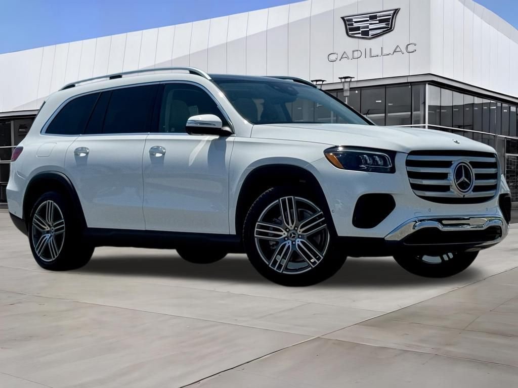 Used 2026 Mercedes-Benz GLS 450 4MATIC image 2