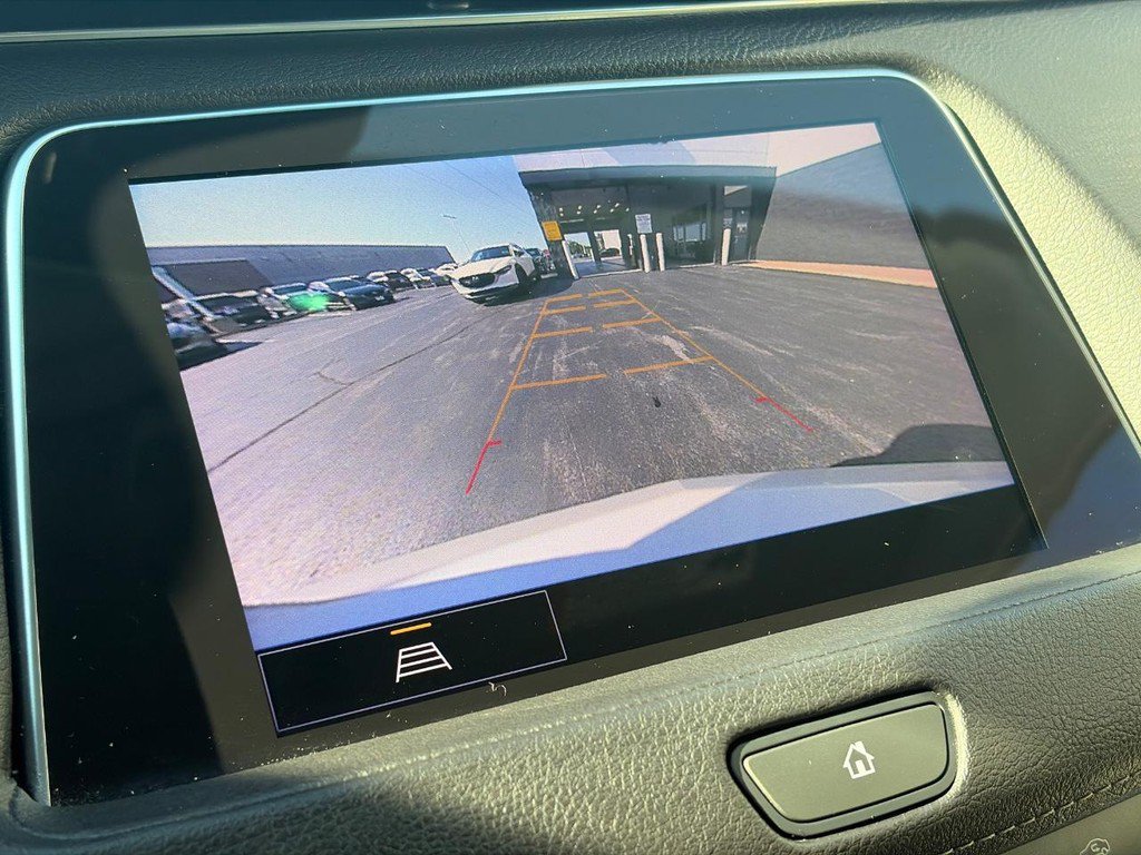 Certified 2022 Cadillac XT4 Luxury w/ Driver Awareness Package FWD image 25