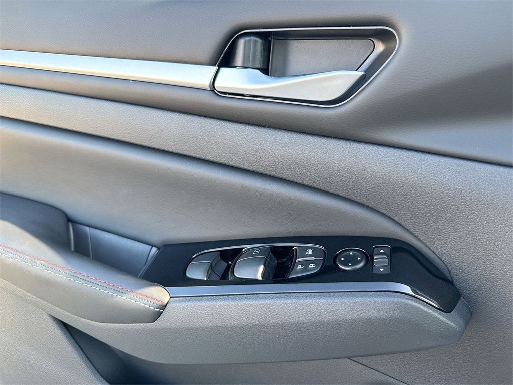 New 2025 Nissan Altima 2.5 SR w/ SR Premium Package image 33