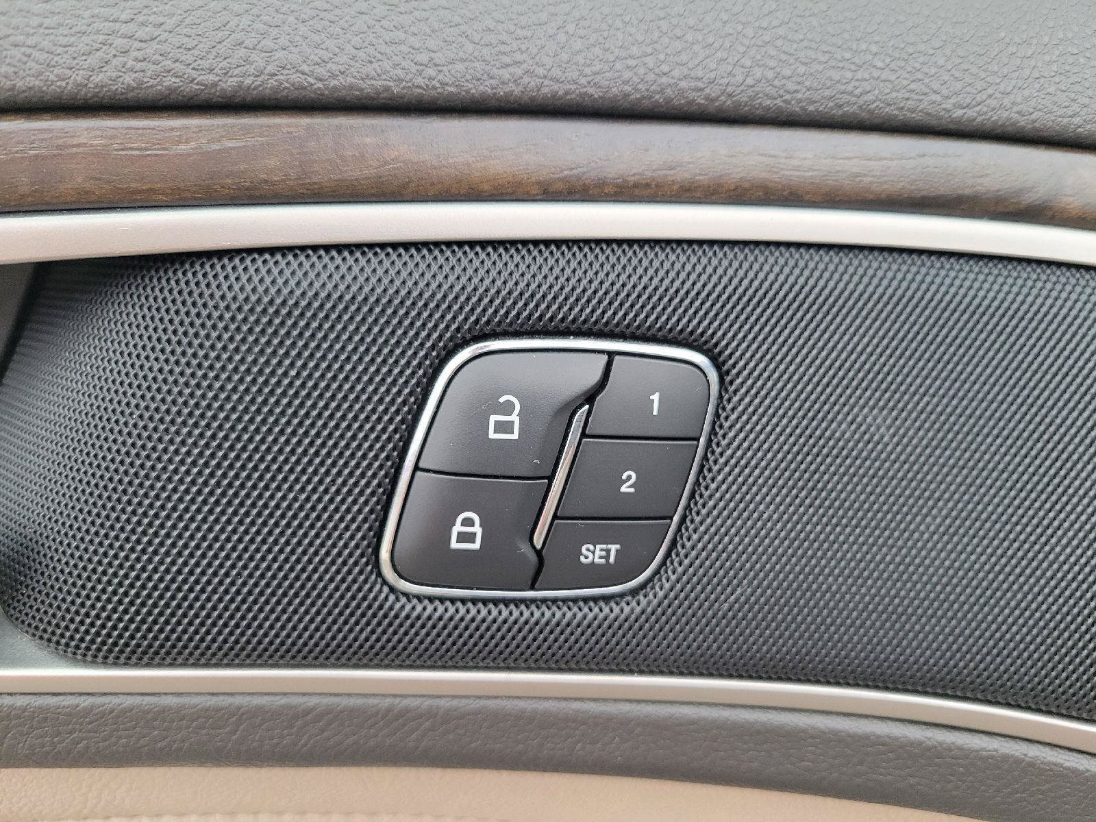 Used 2019 Lincoln MKZ Reserve FWD image 7