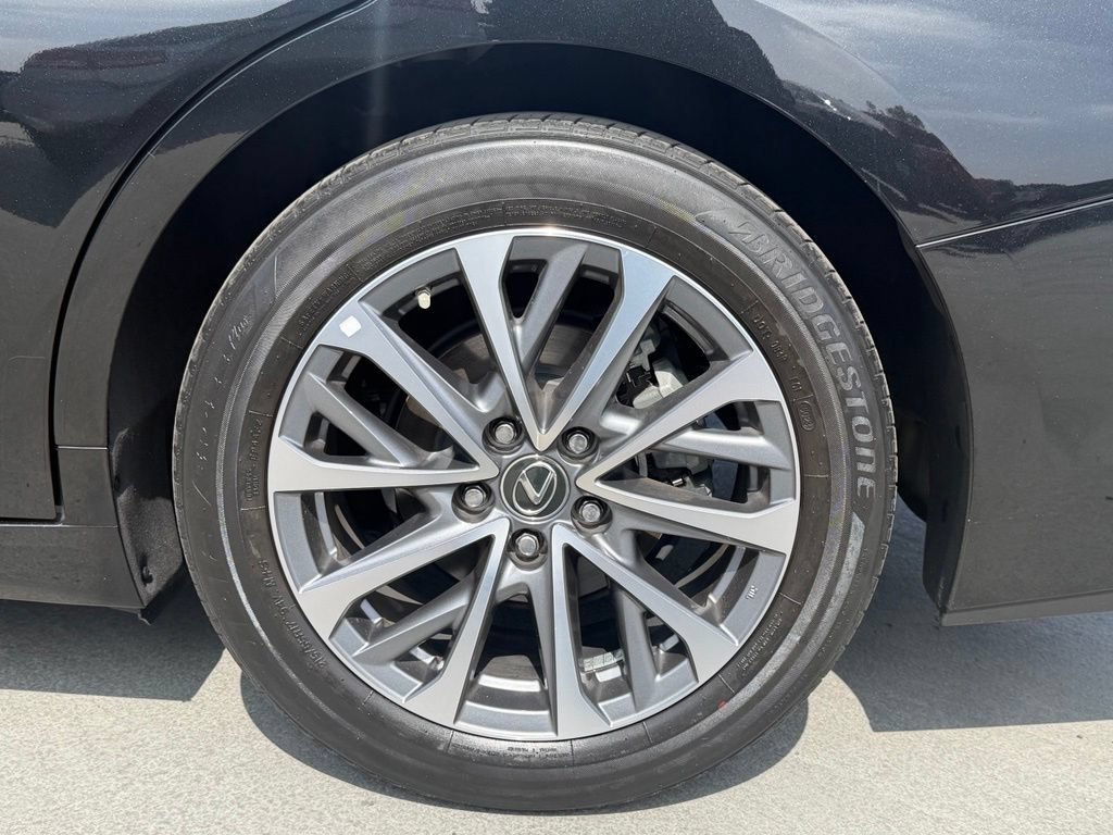 Used 2024 Lexus ES 350 FWD image 3