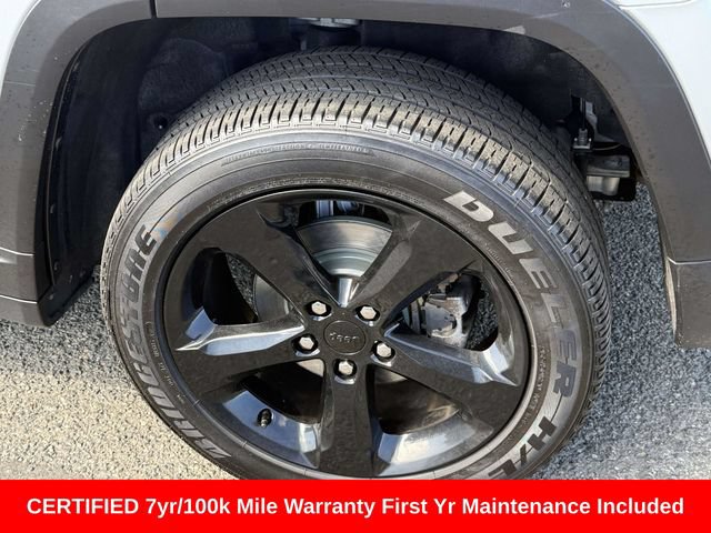Certified 2025 Jeep Grand Cherokee Altitude AWD/4WD image 14