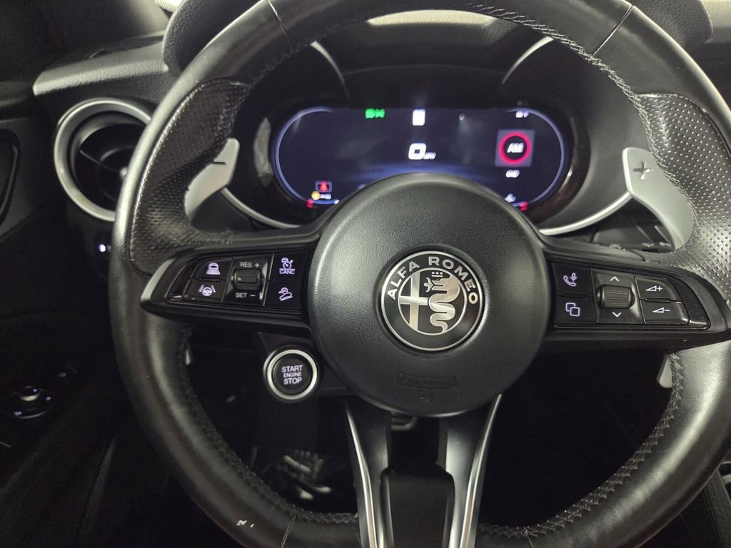 Used 2024 Alfa Romeo Stelvio Veloce image 17