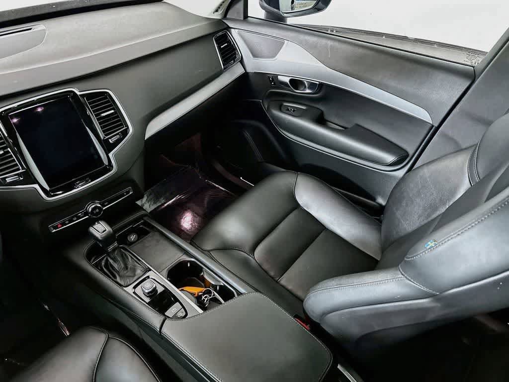 Used 2022 Volvo XC90 T5 Momentum w/ Advanced Package FWD image 11