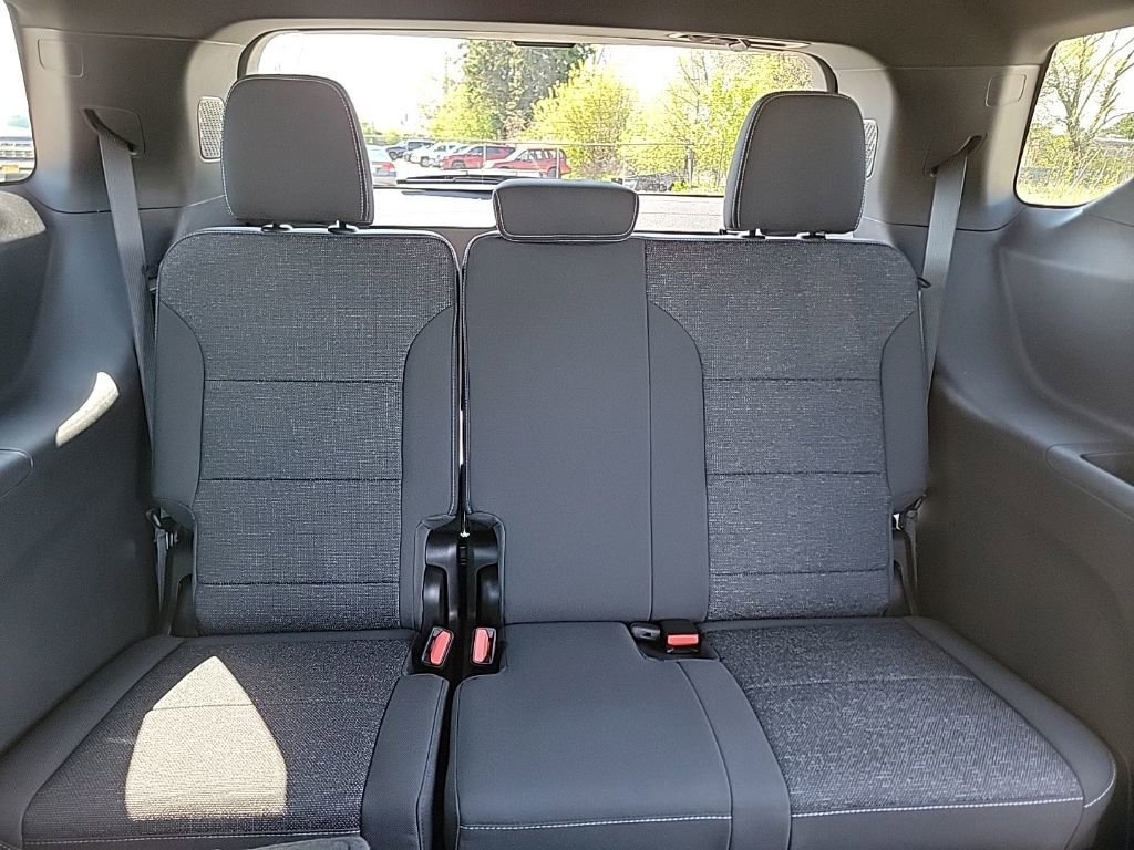 New 2026 Chevrolet Traverse LT w/ Driver Confidence Package AWD/4WD image 13