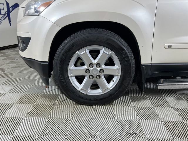 Used 2008 Saturn Outlook XR w/ Premium Trim Package image 23