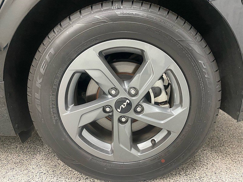 Used 2022 Kia K5 LX image 25
