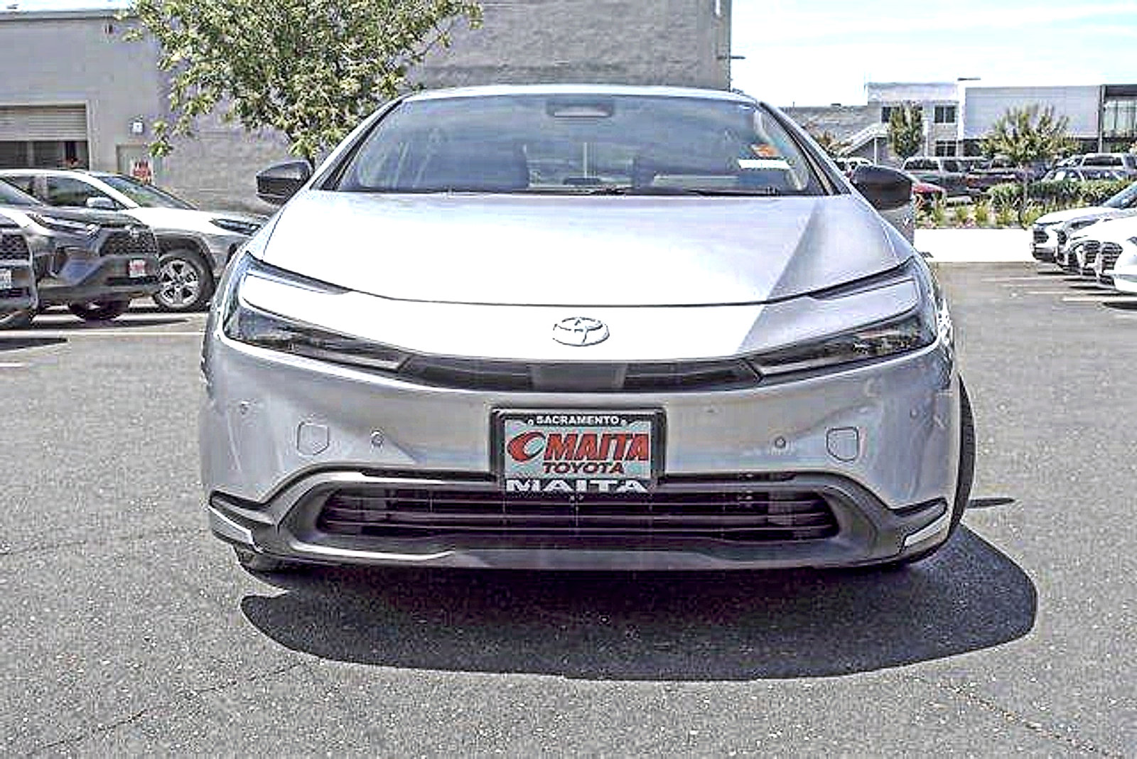 Used 2024 Toyota Prius LE FWD image 4