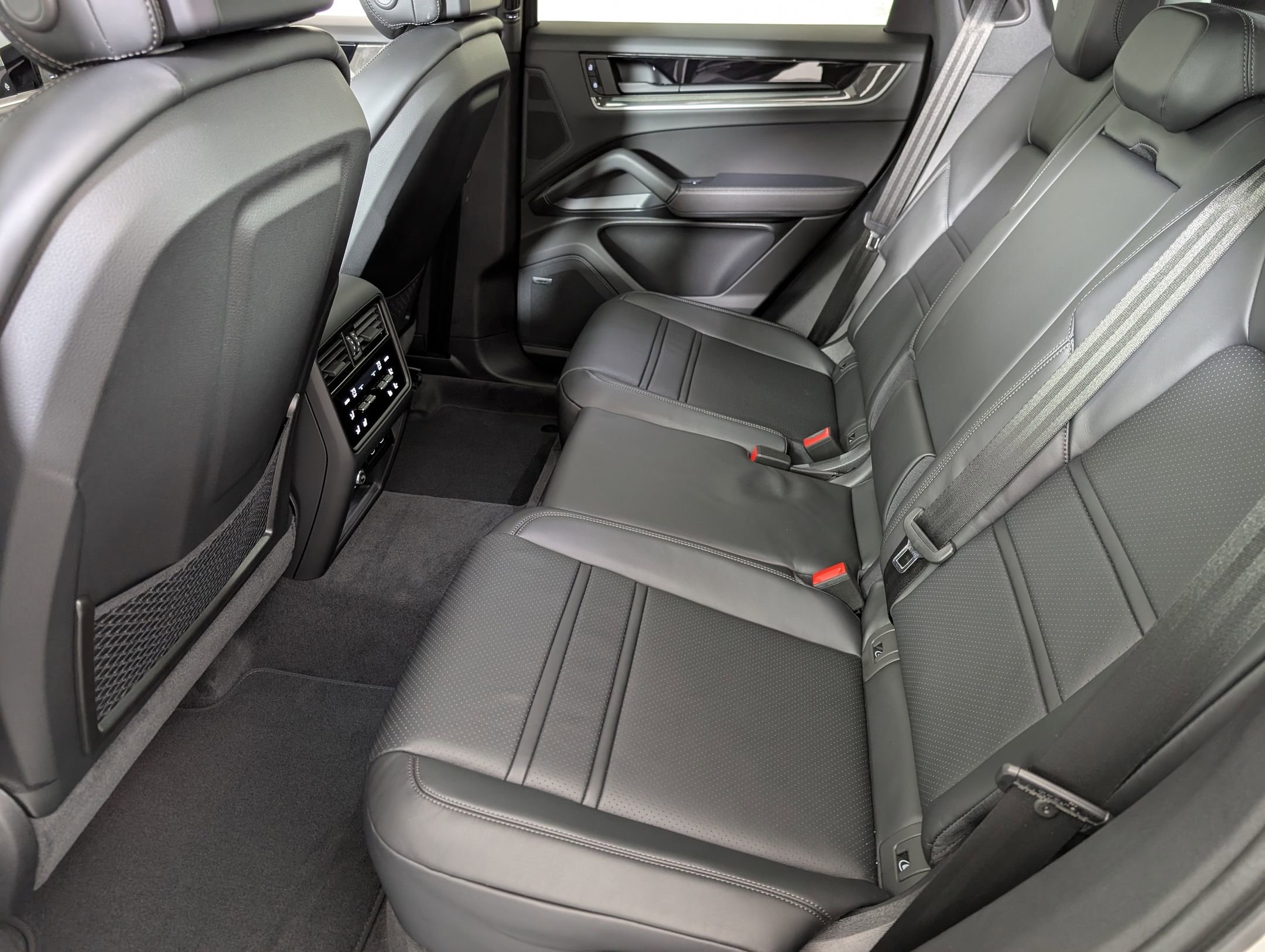 New 2026 Porsche Cayenne Coupe image 17