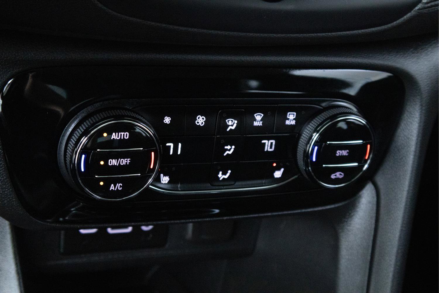 Used 2023 Buick Encore GX Select w/ Sport Touring Package image 14