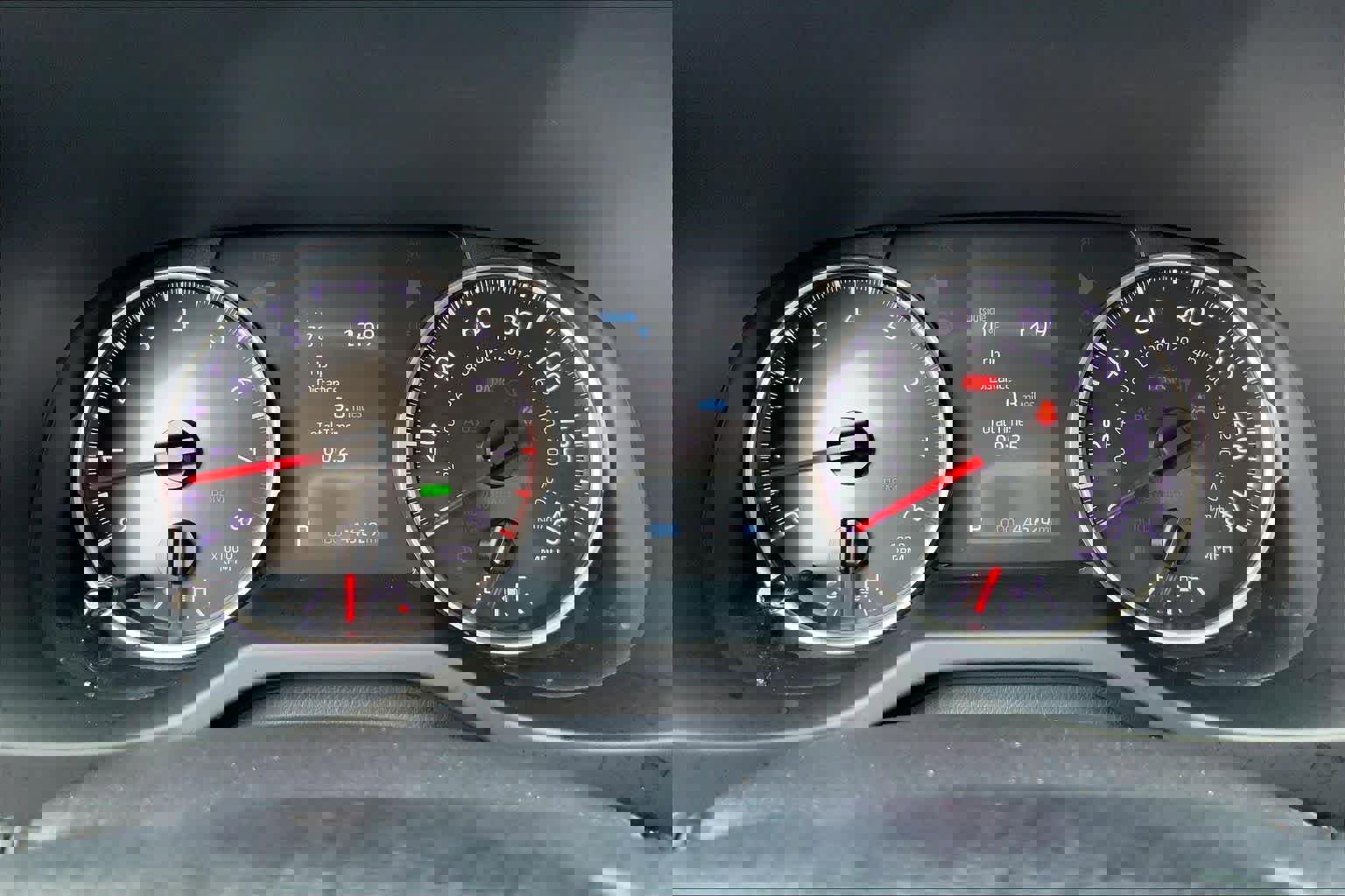 Used 2021 Toyota RAV4 XLE Premium image 24