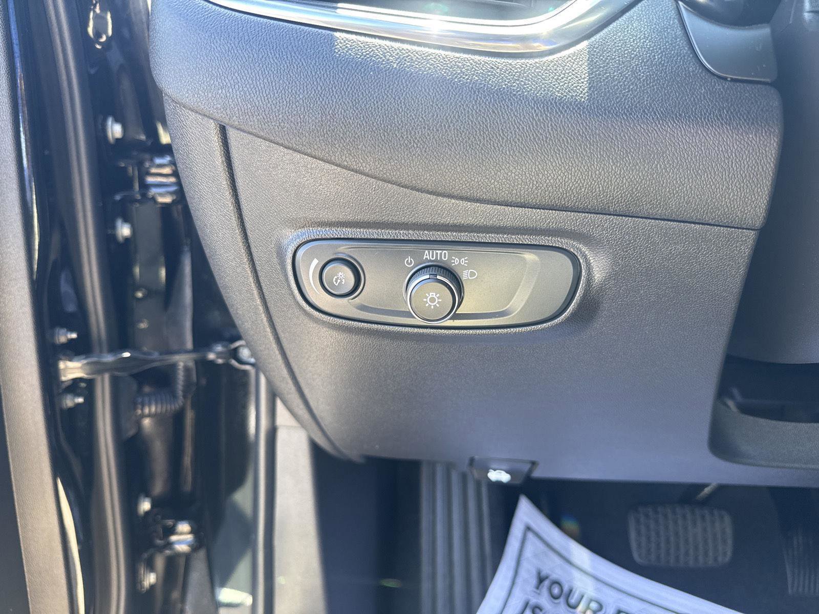 Used 2024 Chevrolet Equinox LT w/ LPO, Floor Liner Package FWD image 24